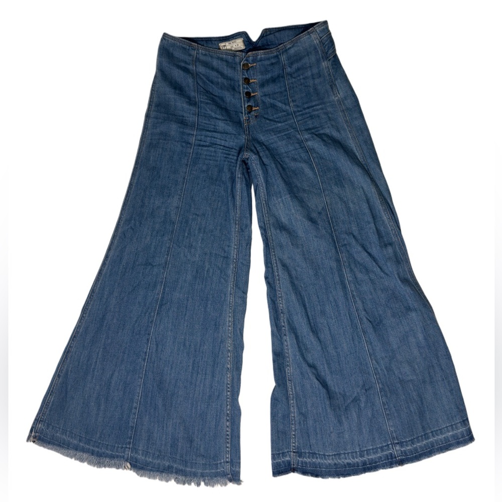 Free People Retro Inspired High Waist Ultra Wide Leg Raw Frayed Hem Jeans, 28